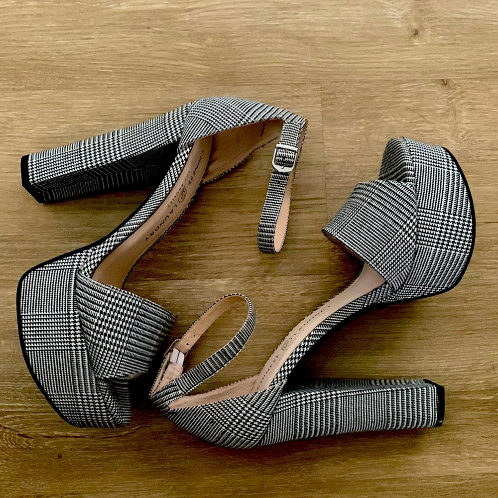 Chinese laundry AVENUE 2 PLATFORM SANDAL